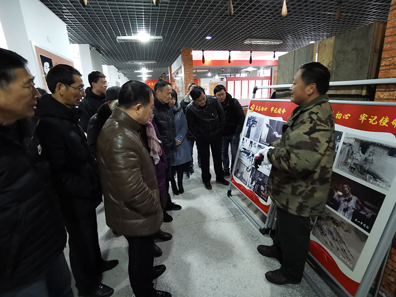屯溪區(qū)委辦黨支部、屯溪城建投公司黨支部聯(lián)合開展主題黨日共建活動